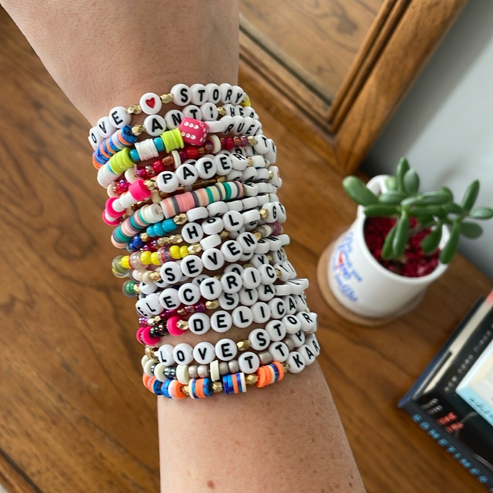 Set of 20 Taylor Swift Friendship Bracelets 💕